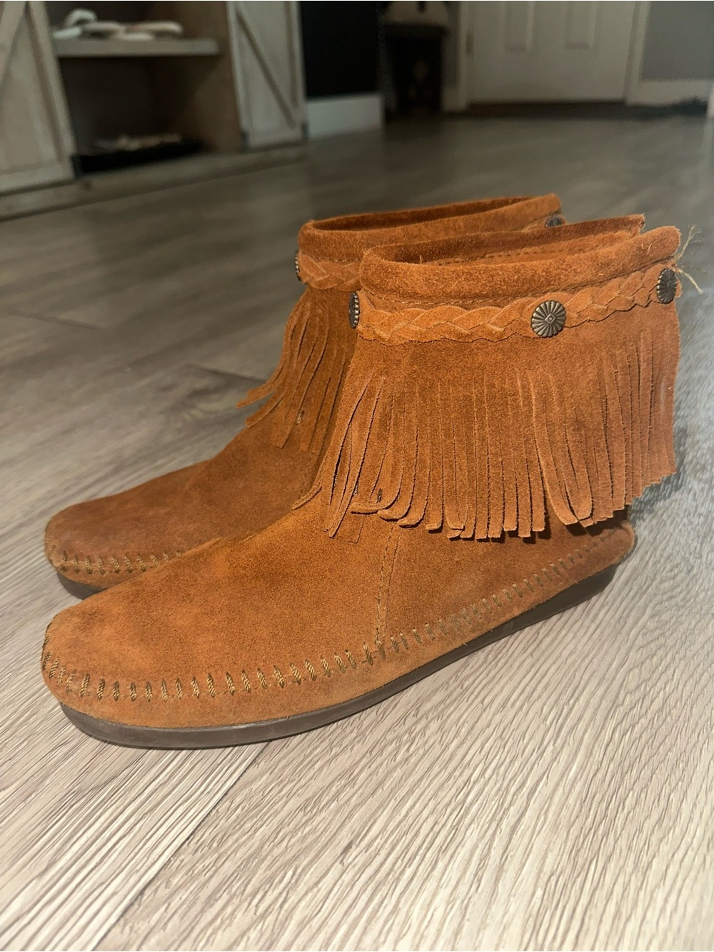 Minnetonka Moccasin Fringe Suede Brown Ankle Booties Women’s Sz 8